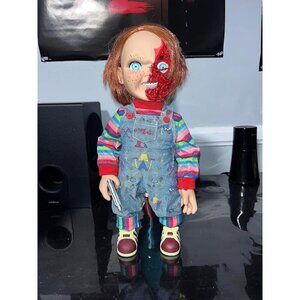 Mezco Toyz Designer Series Child's Play 3 Talking Pizza Face Chucky 15-Inch